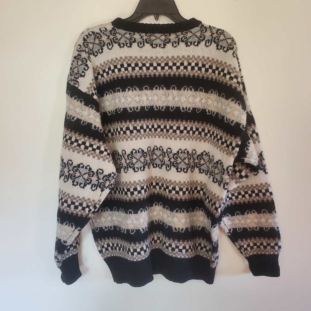SKYR Classic Crewneck Sweater in Black and Cream - Picture 3 of 7